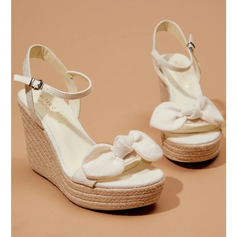 New with tags Altar’d state cassia bow wedge heel